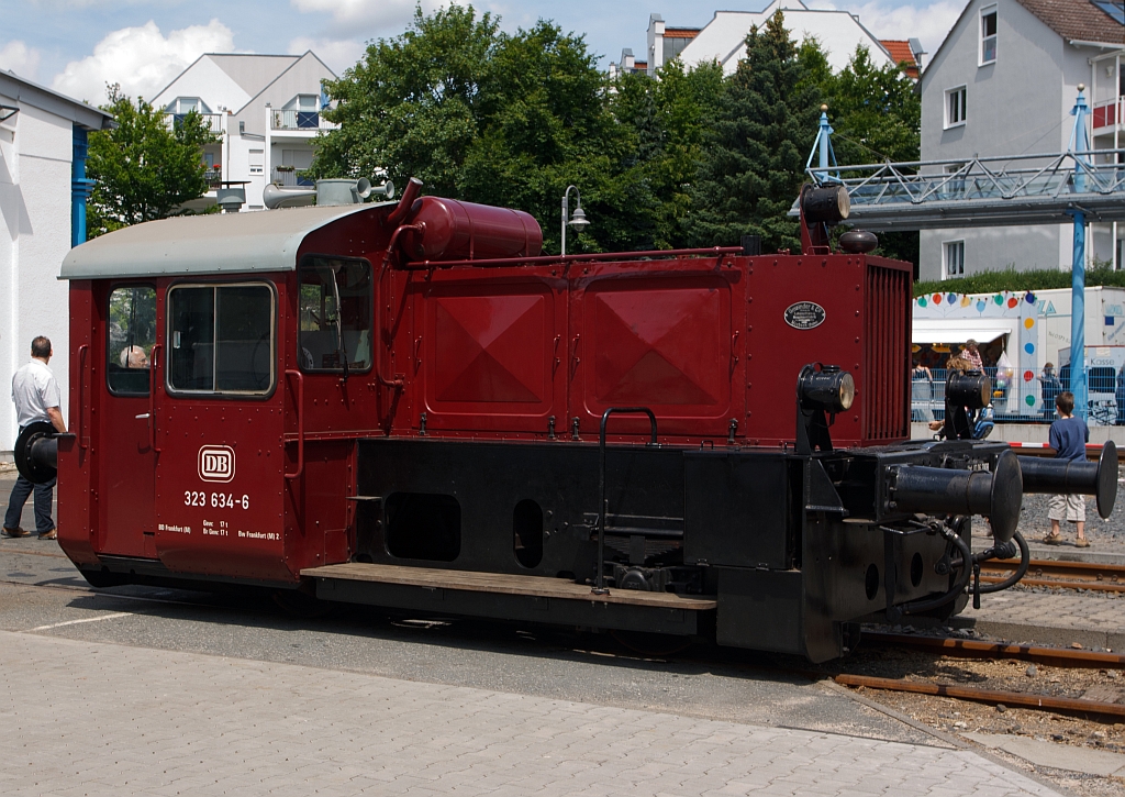 323 634-6 (Kof II) am 12.06.2011 beim Bahnhofsfest in Knigstein/Taunus. Die Kf wurde 1958 von Gmeinder unter Fabrik-Nr. 5022 gebaut.