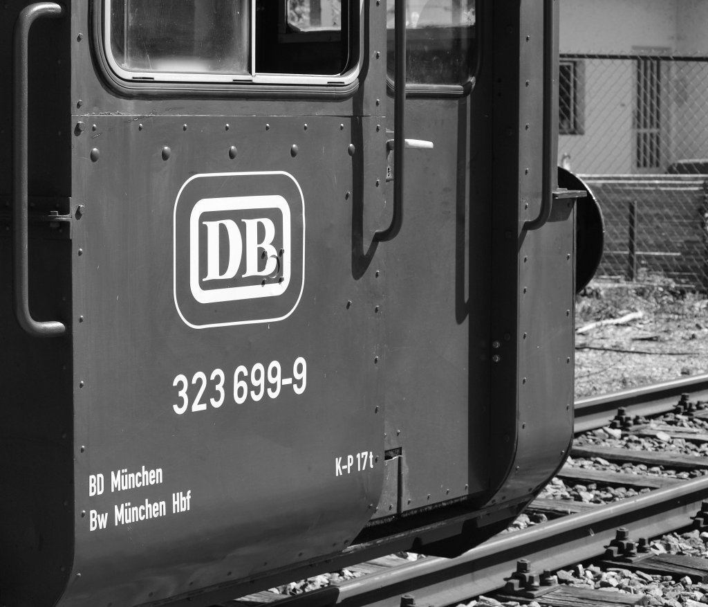 323 699-9 machte beim Bahnhofsfest in Traunstein am 1.8 Fhrerstandsmitfahrten.