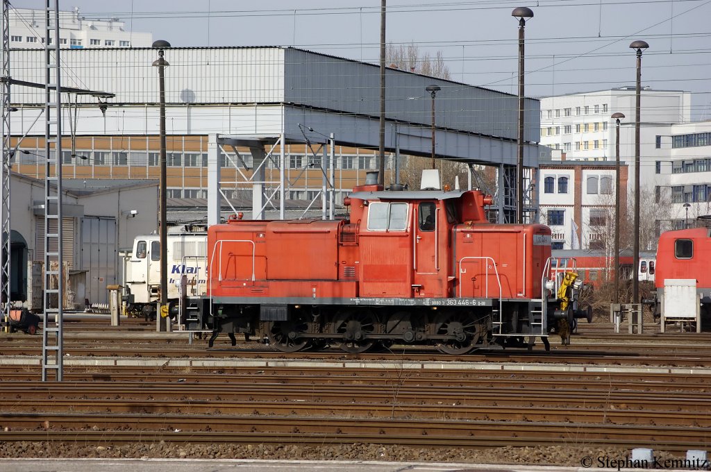 363 446-6 rangiert in Berlin Lichtenberg. 12.03.2011