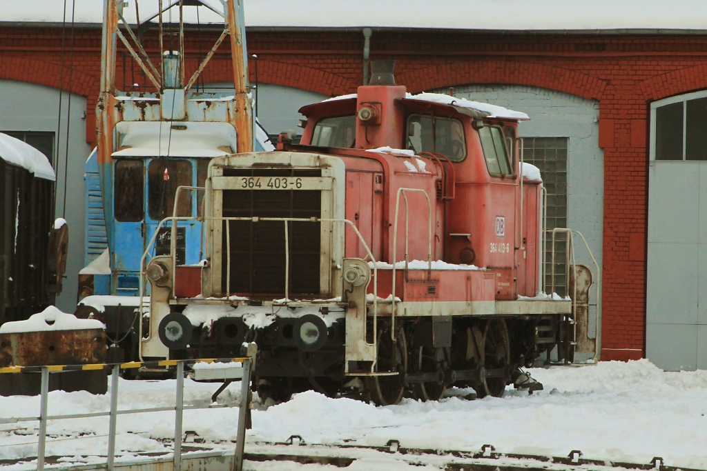 364 403 von der NbE wird demnchst einen neuen Lack (an das Farbschema von der NbE angepasst) in Siegen bekommen. (Siegen, 28.12.10)