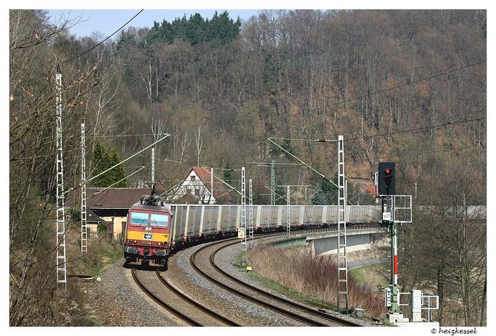 372 009-1 mit dem Continentalzug bei Knigstein