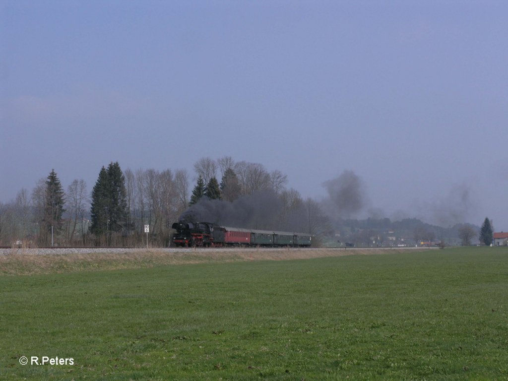 41 1150 zieht bei Stein im Allgu ein Sonderzug nach Oberstdorf. 17.04.10