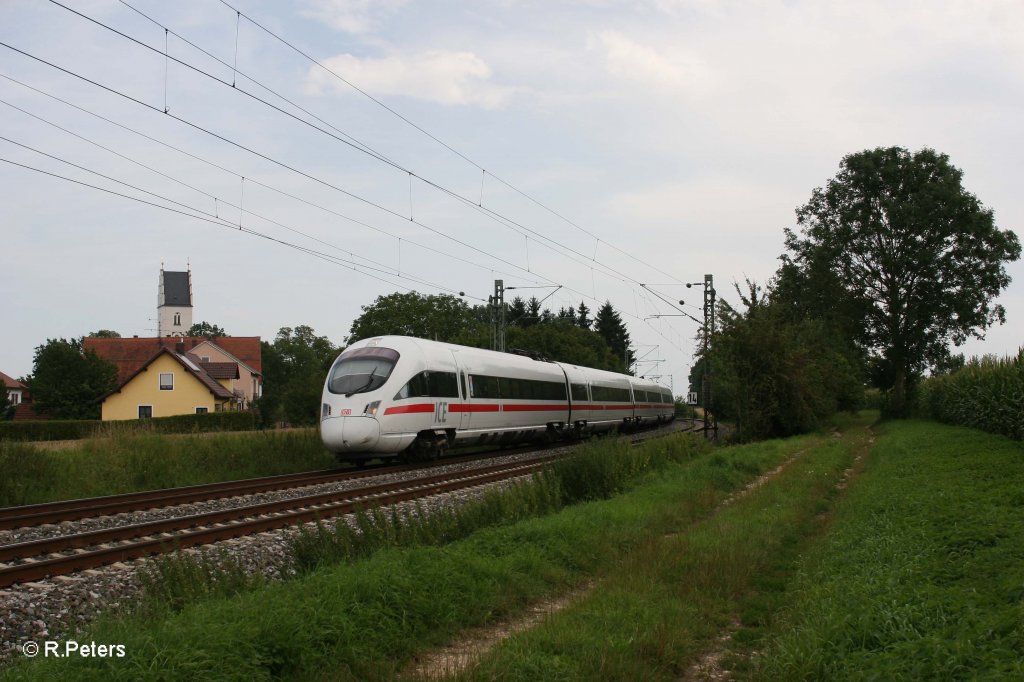 411 030-0  Jena  als ICE 26 nach Dortmund bei Moosham. 03.08.11