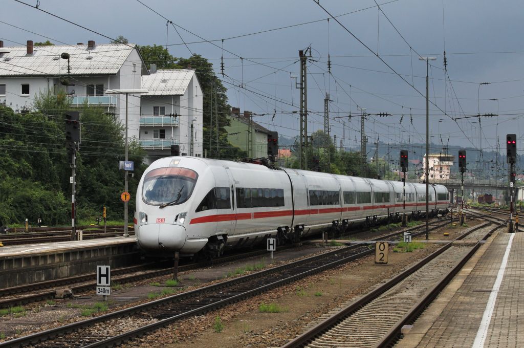 411 054 fuhr am 03.08.10 in Passau ein