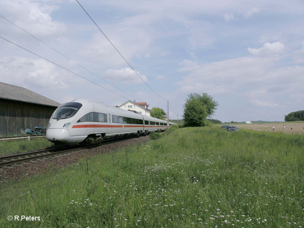 411 091-2  Salzburg  als ICE27 nach Wien bei Gundelshausen. 29.05.10