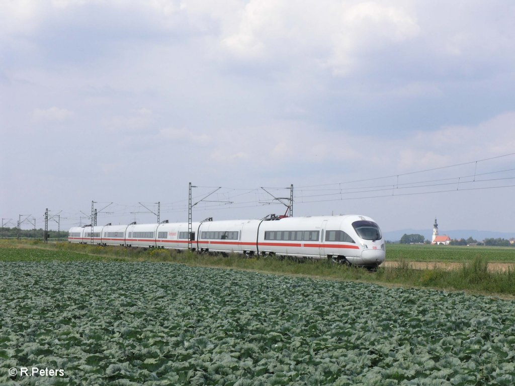 411 577-0 „Rhatenow“ fhrt als ICE 25 Dortmund – Wien bei Stephansposching
08.08.09

