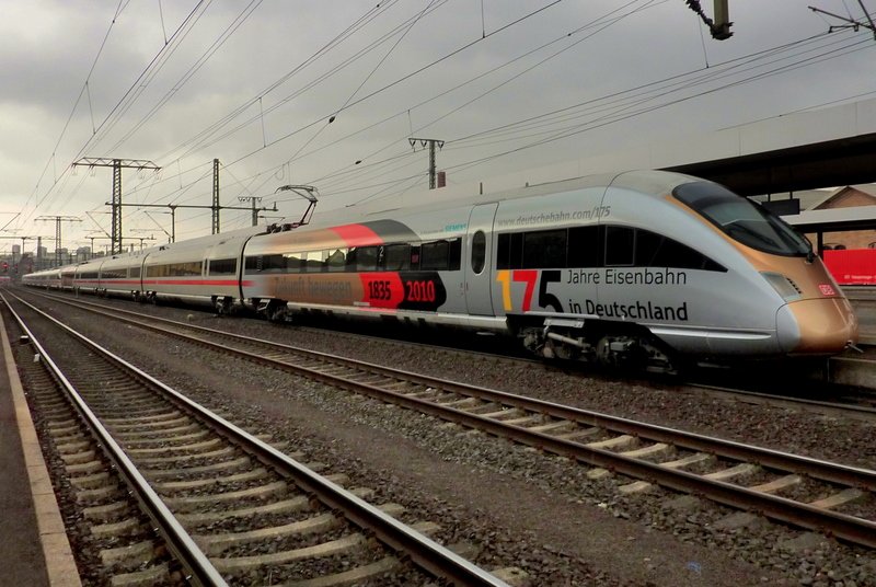 415 022  Torgau/ 175 Jahre Eisenbahn in Deutschland  als ICE 1558 von Dresden nach Frankfurt am 28.03.10 im Bahnhof Fulda