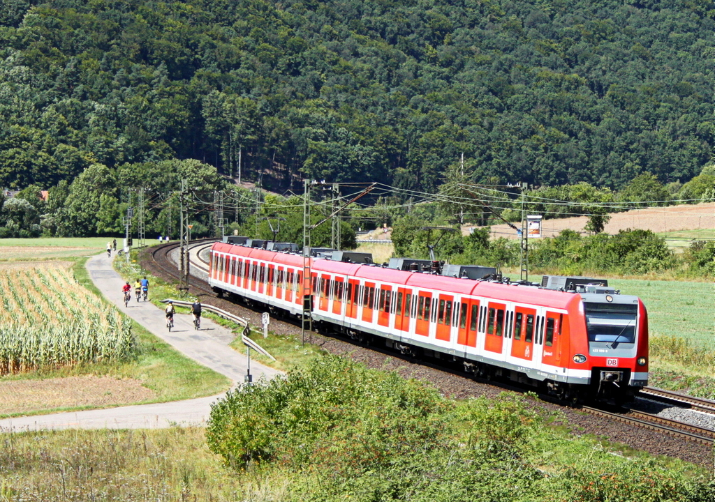 423 595 und ein weiterer 423er am 12.08.12 bei Harrbach