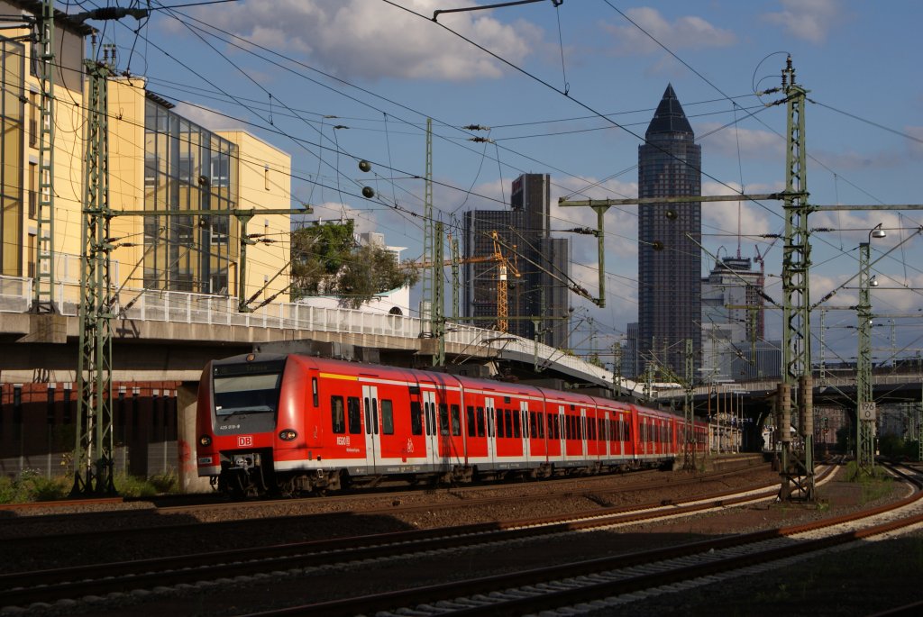 425 018-9 + 426 xxx-x + 425 xxx-x als RE xxxx in Frankfurt am Main West am 24.08.2010