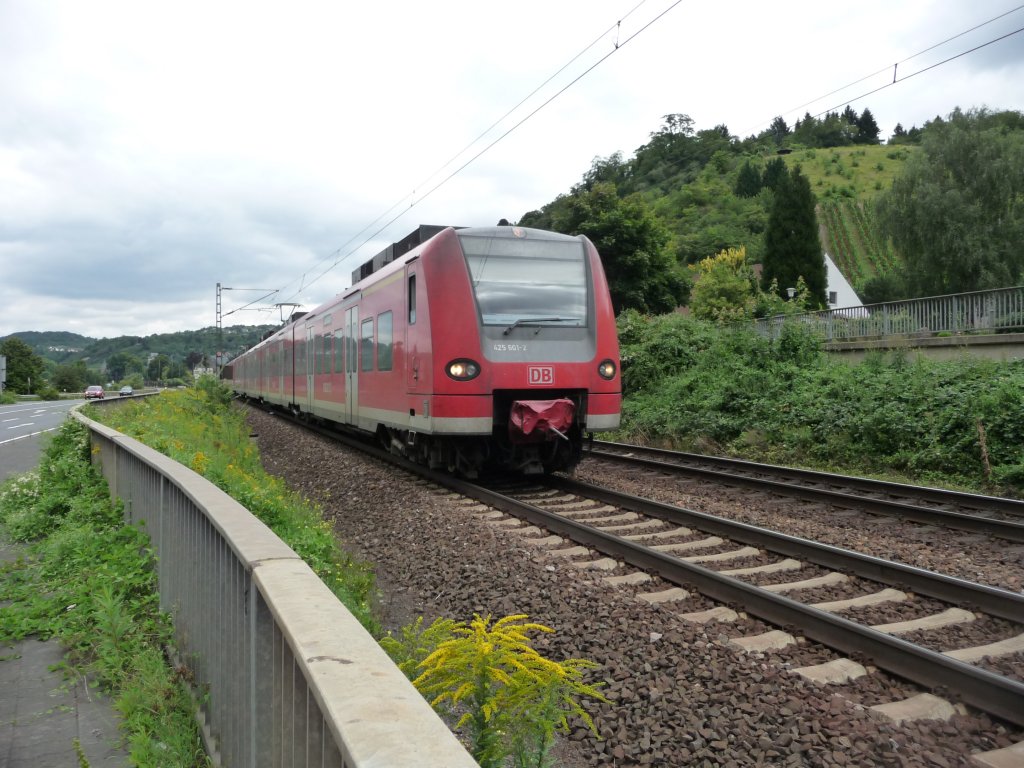 425 101 am 08.08.2012 in der N�he von Linz am Rhein.