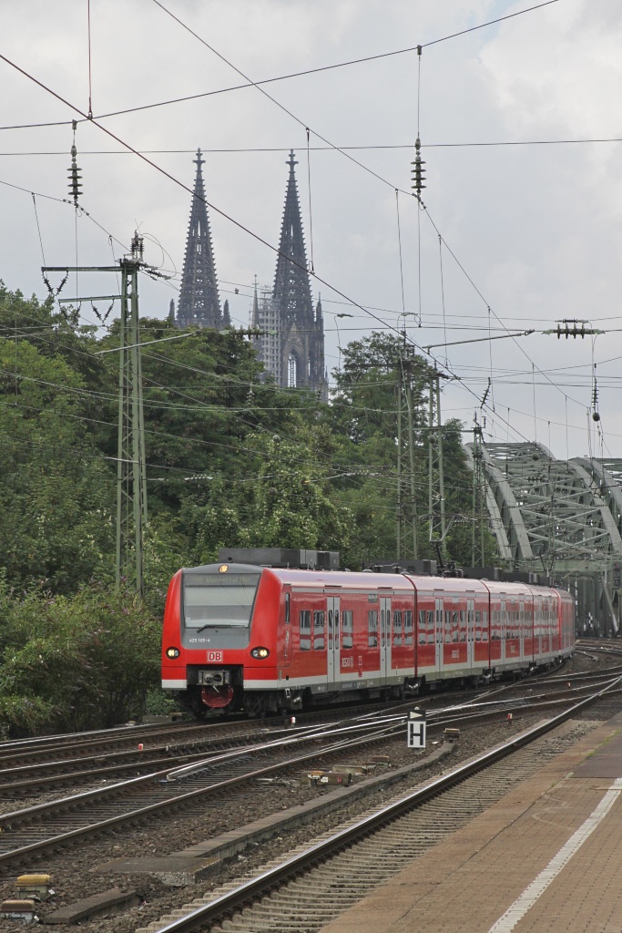 425 105 als RB 48 nach Wuppertal am 24.07.10 in Kln Deutz