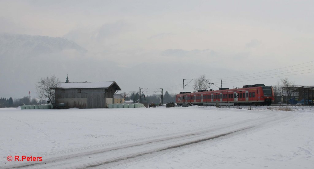 425 126 als RB nach Rosenheim bei Niederaudorf. 04.02.12