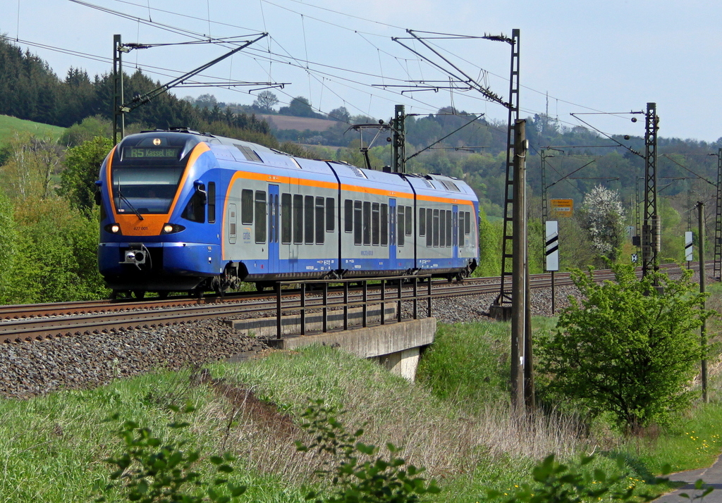 427 001 als R5 nach Kassel Hbf am 01.05.12 in Haunetal Rothenkirchen