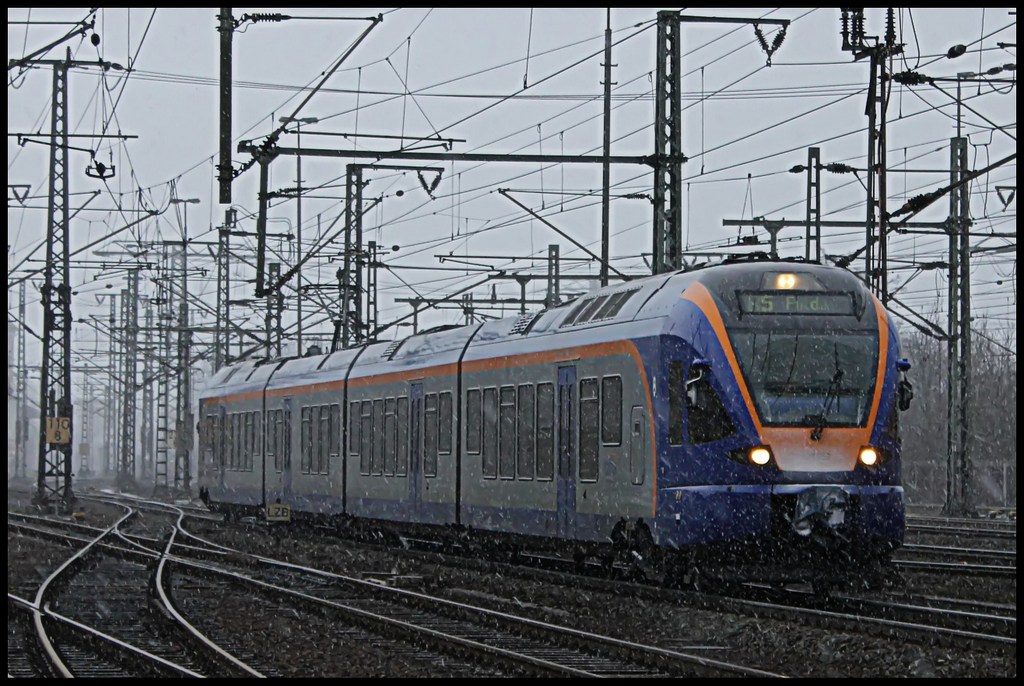 428 052 als CAN nach Fulda bei der Einfahrt in den Bahnhof Fulda am 05.02.13