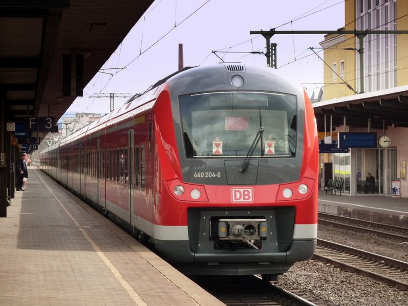 440 204-6  Donau-Isar-Express  am 28.03.10 in Fulda
