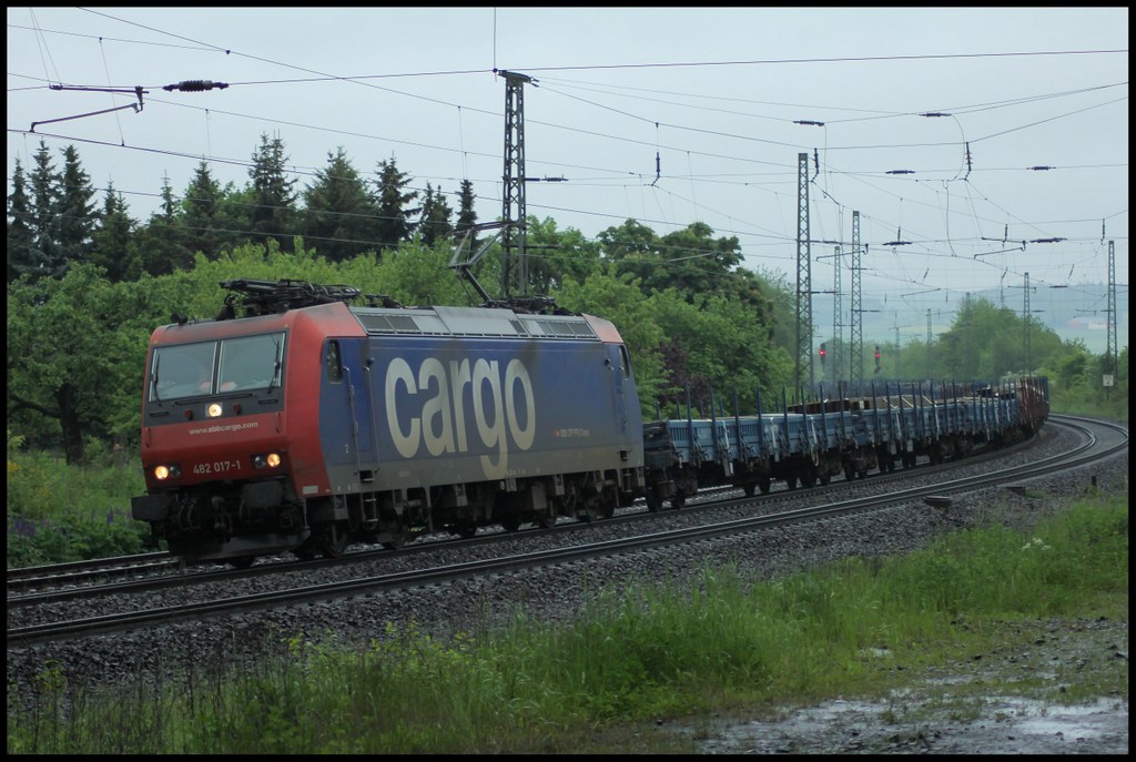 482 017 mit Gterzug am 01.06.13 in Gtzenhof