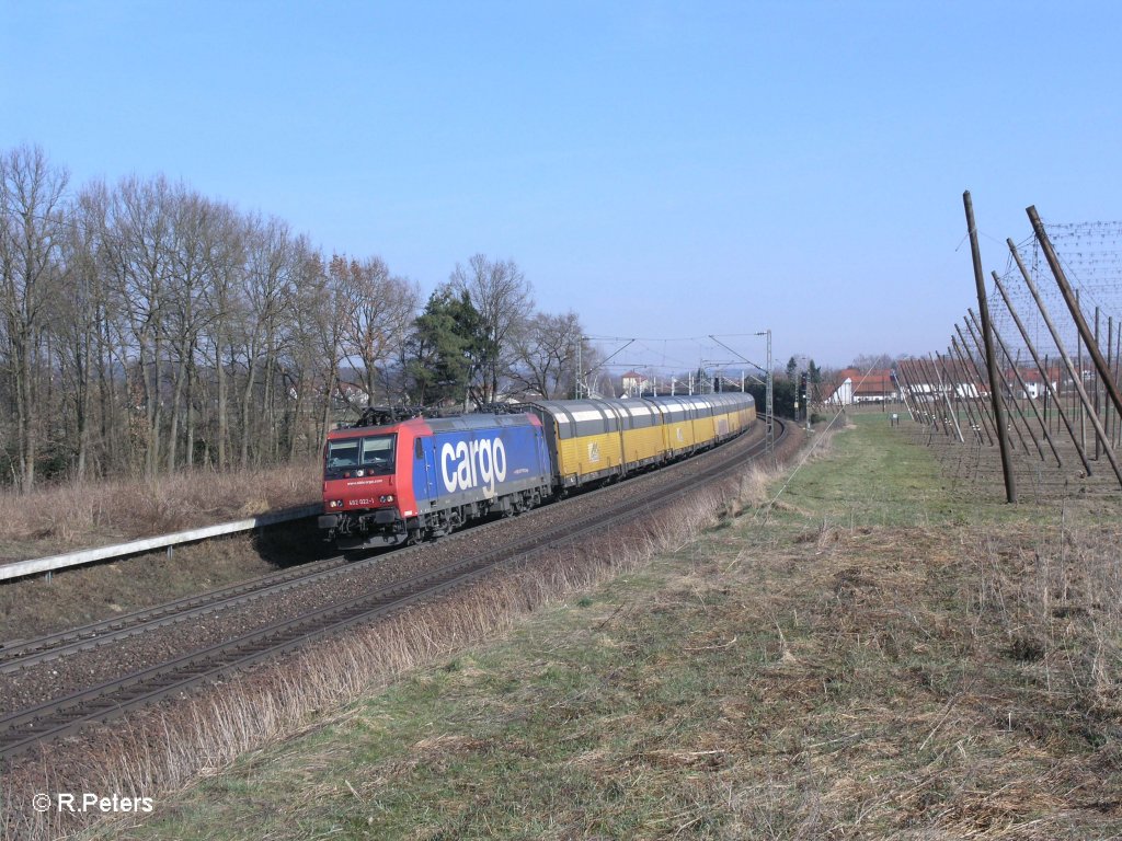 482 022-1 zieht mit Autozug bei Rohrbach nach Mnchen. 24.03.11