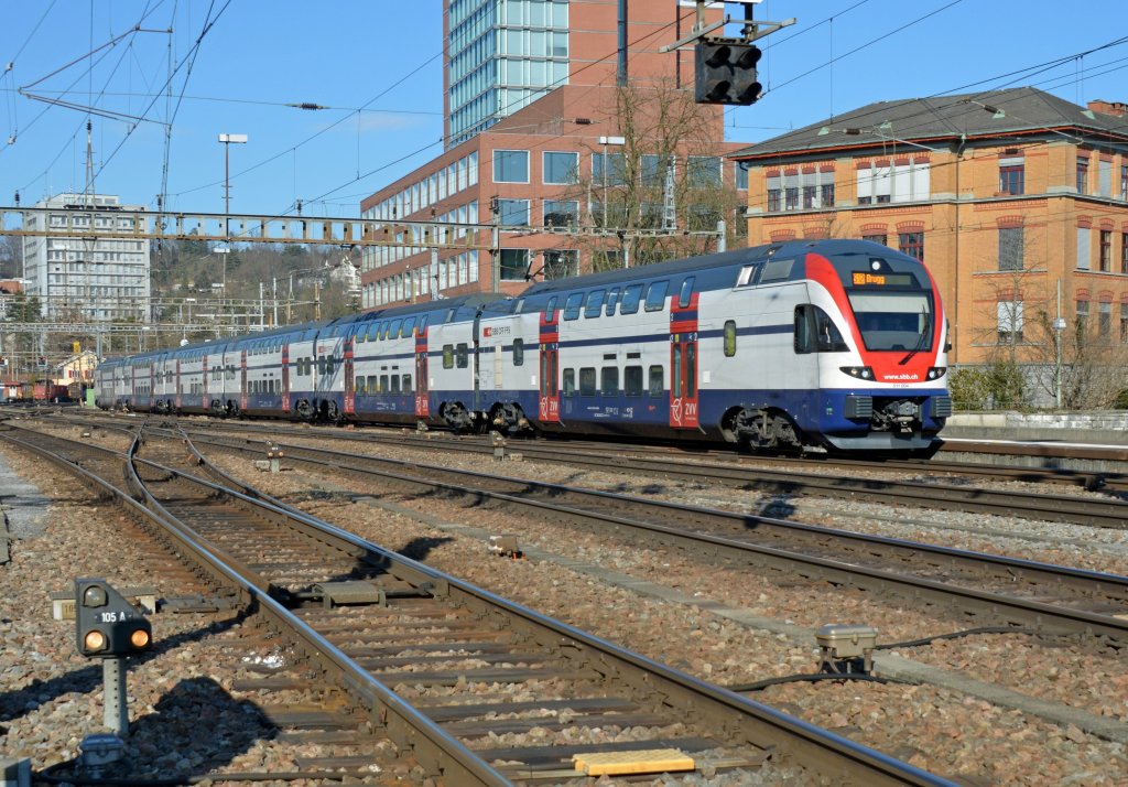 511 004 (Kiss) auf der S 12 Winterthur-Seen - Brugg am 10.30.2012 bei der Einfahrt in Winterthur