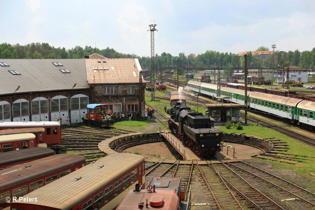 52 8079-7 auf der Drehscheibe in Chep. 21.05.11