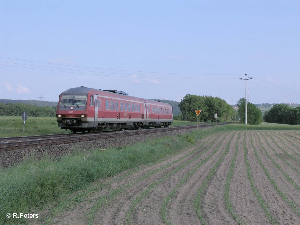 610 011-9 als RE3570 nach Nrnberg bei Zeitlarn. 29.05.10