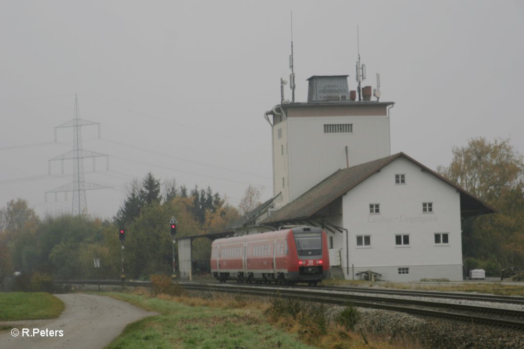 612 076 rollt ans Signal ran in Heimertingen 02.11.10