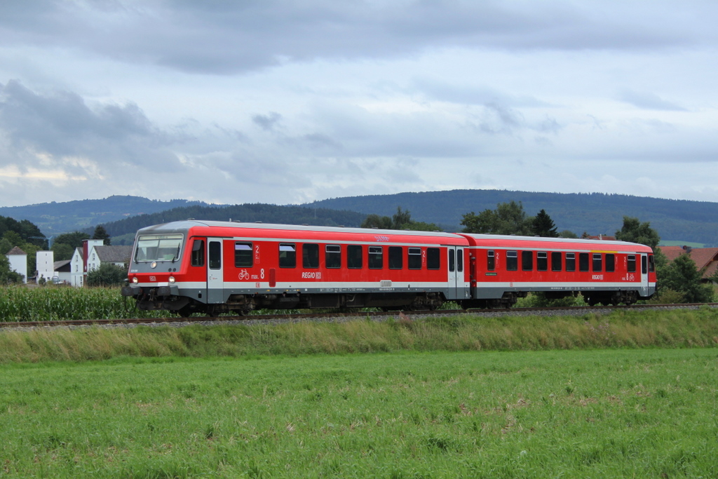 628 698 als RB nach Fulda am 14.08.11 bei Ried