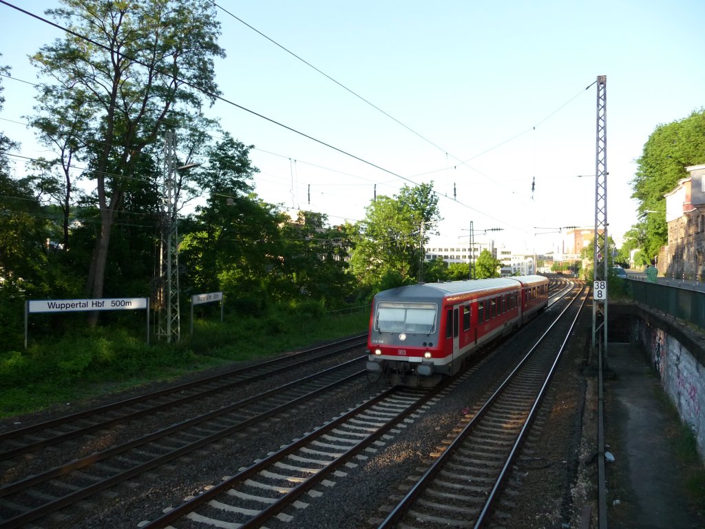 628/928 508 f�hrt in den Wuppertaler Hauptbahnhof ein.
RB47 -> Wuppertal Hauptbahnhof