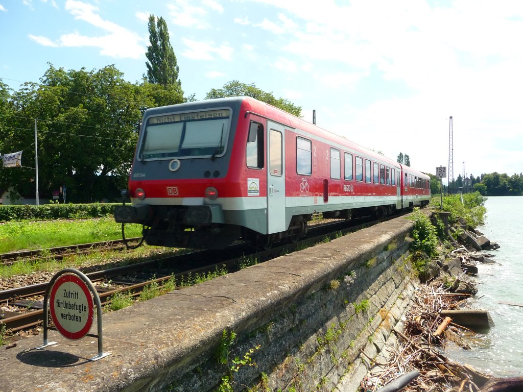 628/928 544 am 08.07.2012 in Lindau. Nachdem in den Jahren zuvor �berwiegend Triebwagen der Baureihe 628.2 in der Bodenseeregion unterwegs waren, sind im Jahr 2012 in Niedersachsen freigewordene 628.4-Triebwagen im Einsatz.