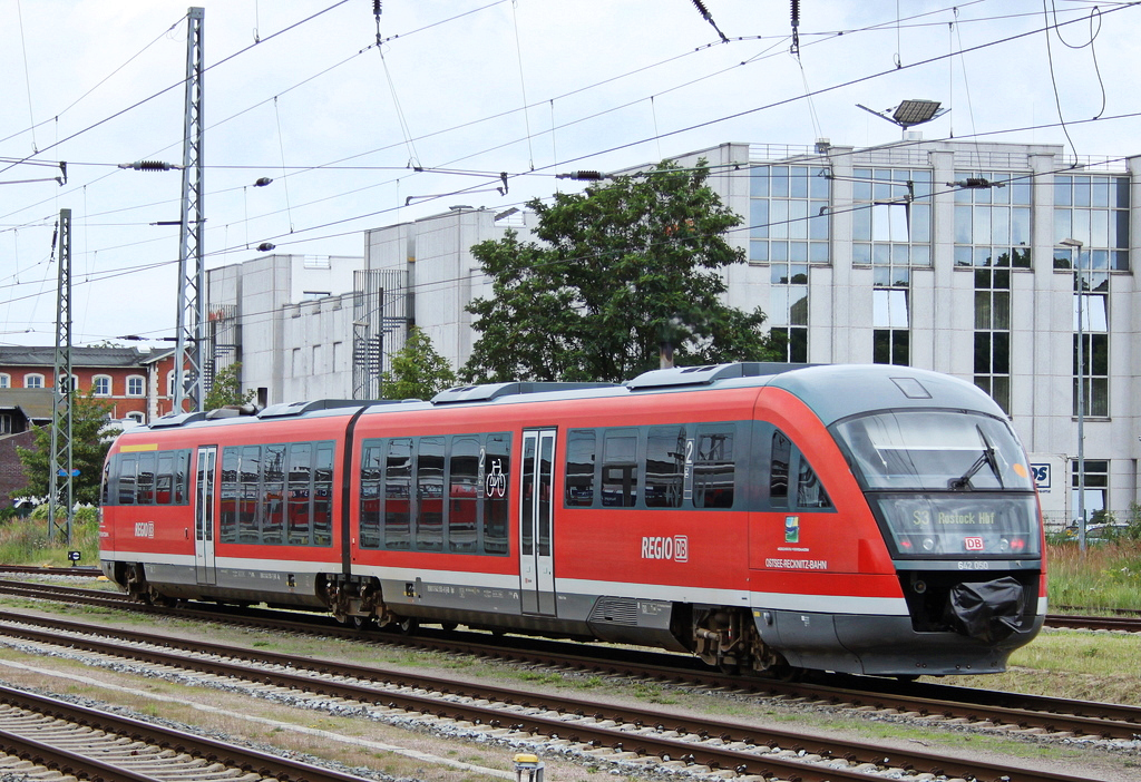 642 050 als S3 nach Rostock am 26.07.11 in Rostock Hbf