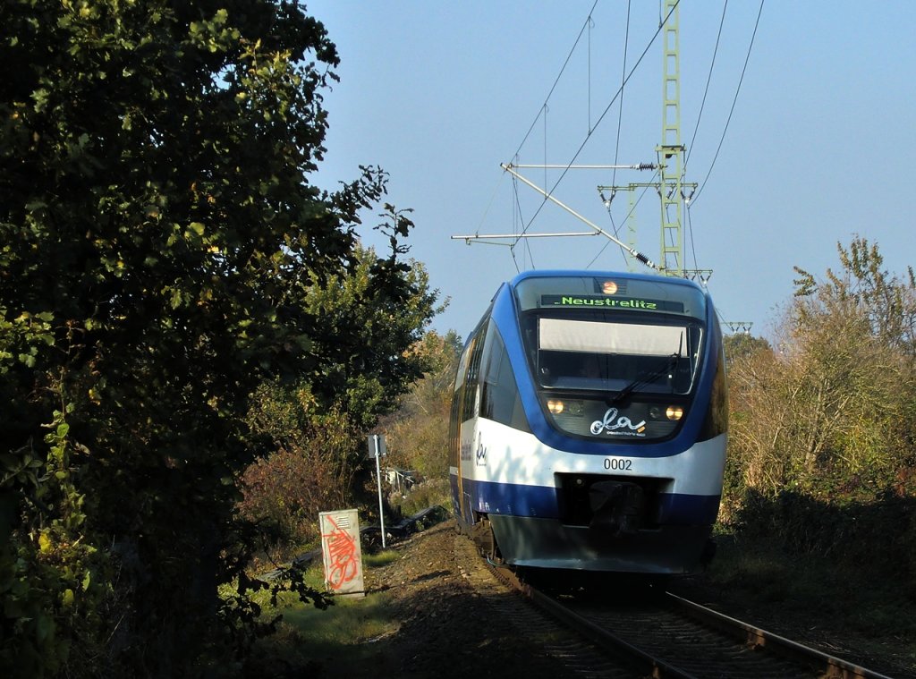 643 109 .. alias OLA VT 0002 am 25.10.2011 bei der Einfahr in Neubrandenburg Richtung Neustrelitz!
Ein wie ich finde sehr schner Ort um die OLA`s einzufangen! :-)