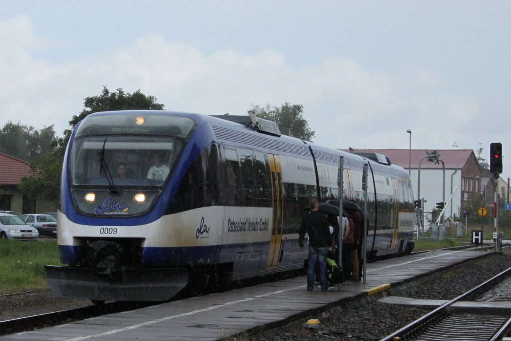 643 116 der Ostseeland Verkehr GmbH am 17.07.12 in Torgelow. Gru an den Tf!