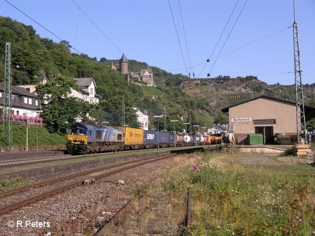 6609 durchfhrt Bacharach mit ein Containerzug Richtung Sden. 24.07.08