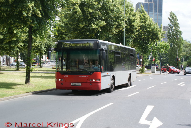 8702 an der Poststrasse.