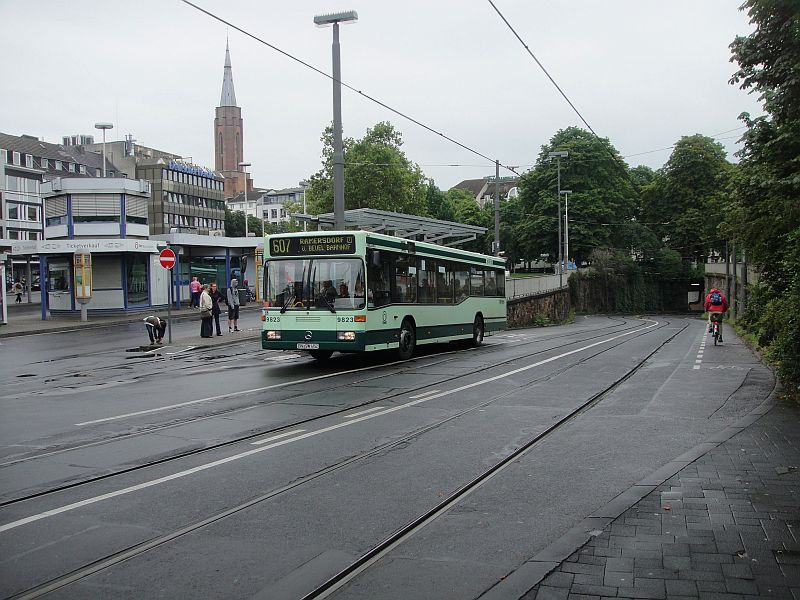 9823 auf Linie 607 Bonner ZOB