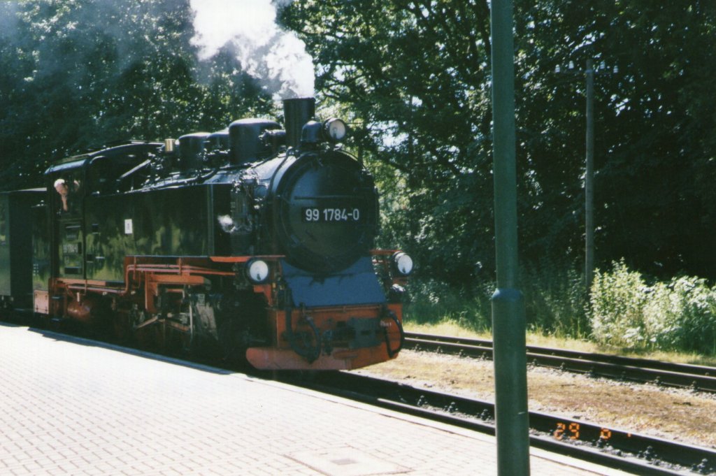 99 1784-0 bei der Einfahrt in den Bahnhof Binz am 29.Juni.2011(Gescannt)