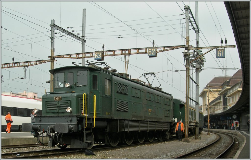 Ae 4/7 10997 in Lausanne
1. Mai 2013