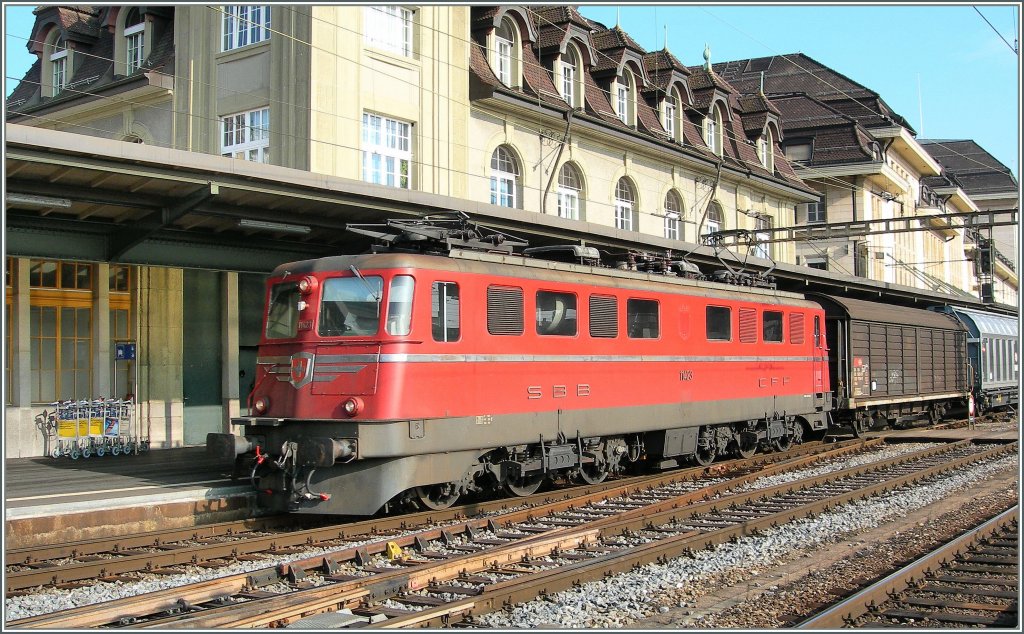 Ae 6/6 11423 in Lausanne. 
1. Feb. 2007