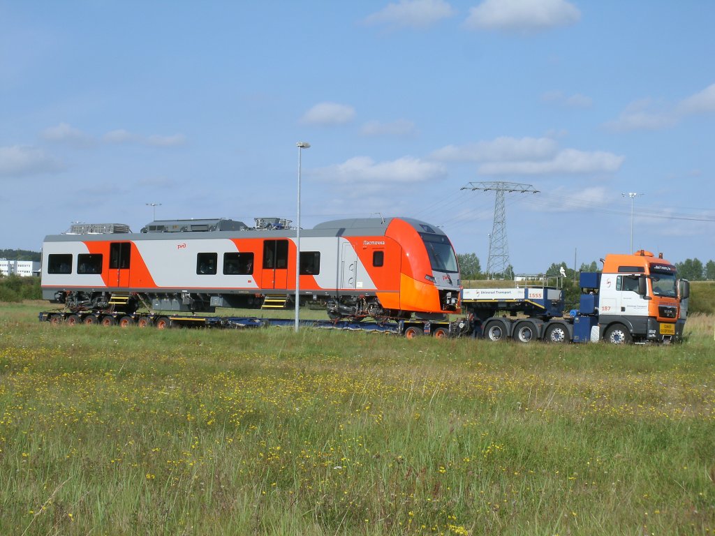 Am 04.September 2012 hatte ich endlich Glck einen Russischen Desiro RUS in Mukran fotografieren zuknnen.