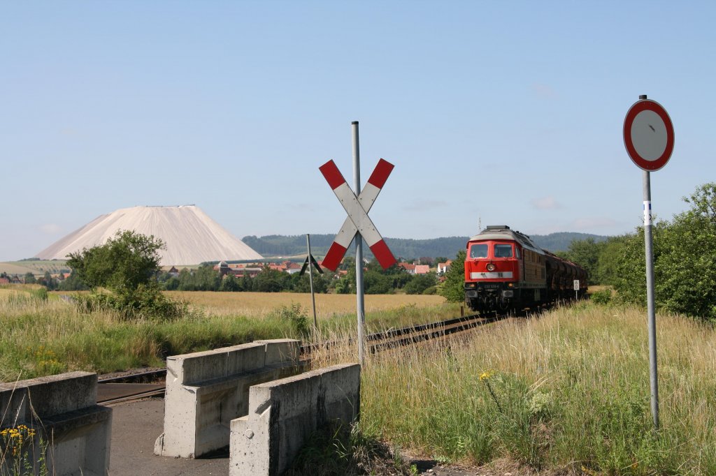 Am 05.07.11 hatte 232 529-8 wieder einen Kalizug am Haken und befrderte ihn nach Gerstungen. Sie wurde bei Dankmarshausen angetroffen.