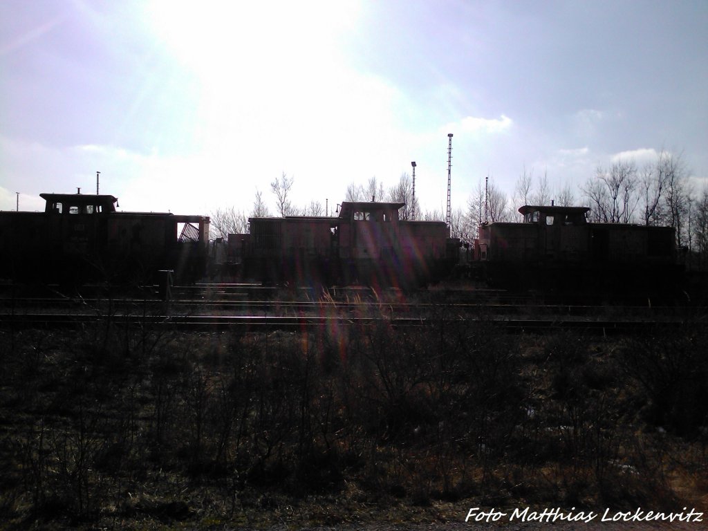 Am 4.3.13 stehen Die 3 Ausgeschlachteten Rostocker 347er an ihren neuen Standplatz In Mukran