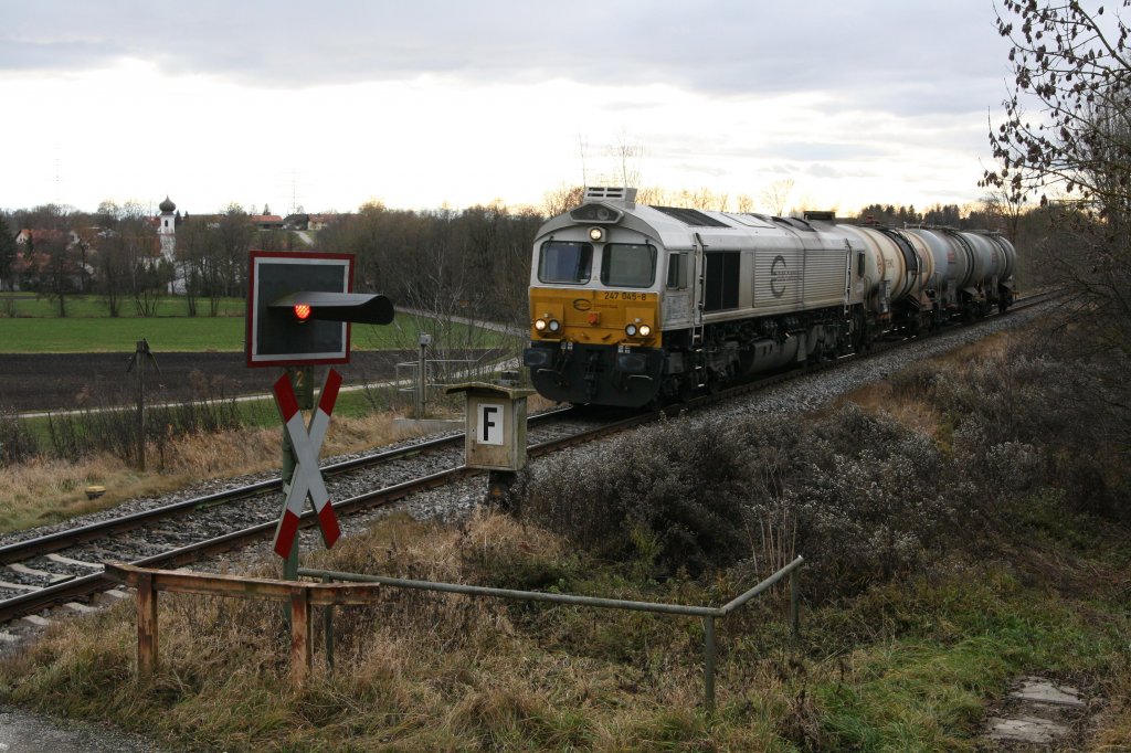 Am Posten Drnberg begegnete ich am 09.12.11 der 247 045-8 mit einem kurzen Kesselzug Richtung Mhldorf.