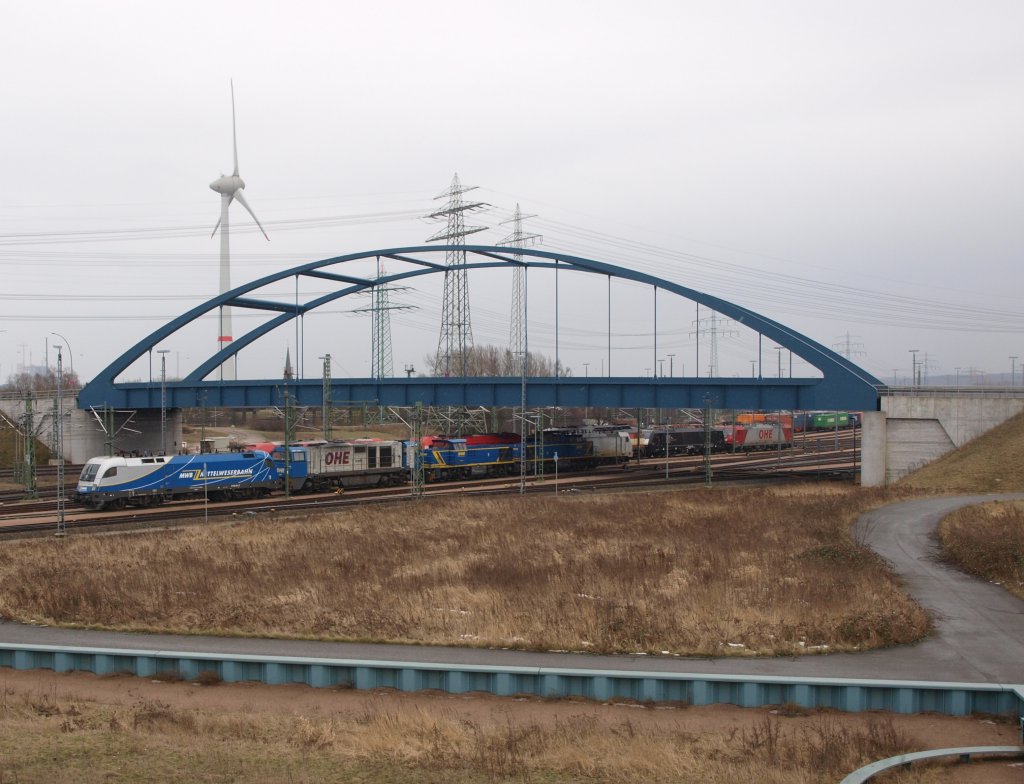 Am Rangierbahnhof  Alte Sderelbe   stehen viele verschiedene Loks. Gesehen am 27.2.