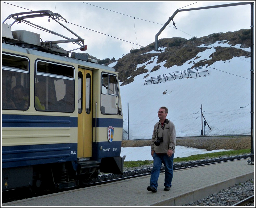 Armin scheint mit sich und der Welt zufrieden zu sein. Rochers de Naye, 26.05.2012 (Jeanny)