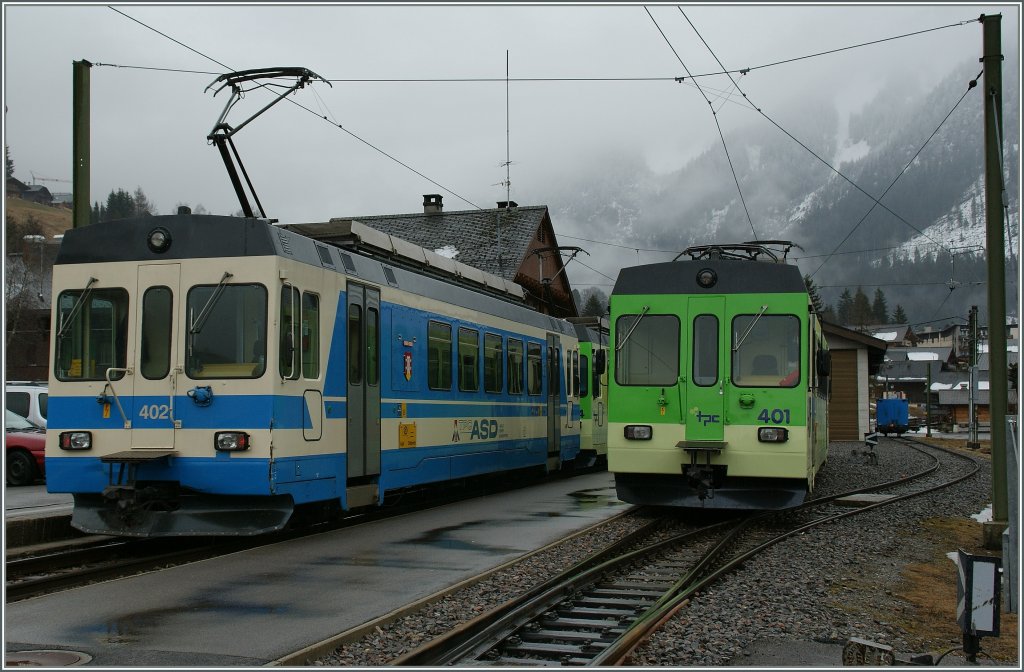 ASD BDe 4/4 402 und 401 in Les Diablerets. 
19.03.2011