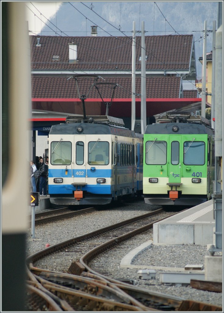 ASD BDe 4/4 N 402 und 401 in Aigle, den linken Bildrand bildet der LEB Be 4/4.
4. Feb. 2011 