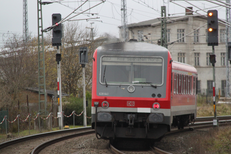 Auch am Wochendende wird die S3 von Rostock Hbf nach Rostock-Seehafen/Nord und retour mit 628er gefahren da momentan nix andere zu Vefgung steht.26.11.2011