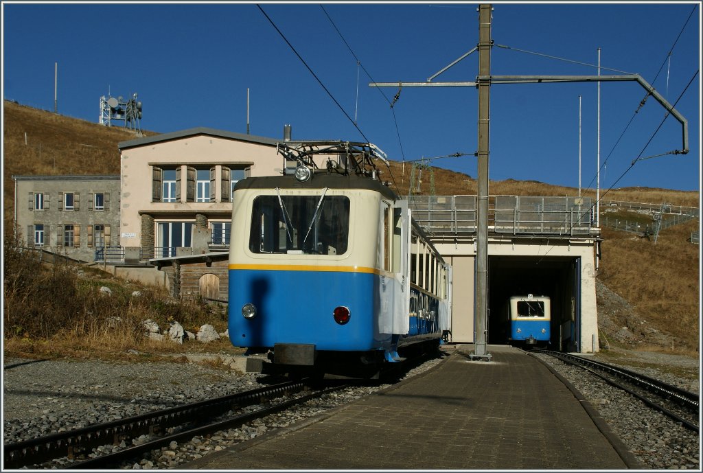 Auf dem Rochers de Naye gab es heute gleich zwei Beh 2/4 zu sehen: links die N 207 und rechts die204. 
25. Okt. 2012 