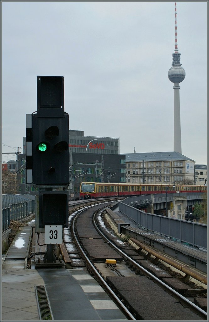 Berliner S-Bahn Ambiente an der Haltestelle Jannowitzbrcke am 25.11.2008.