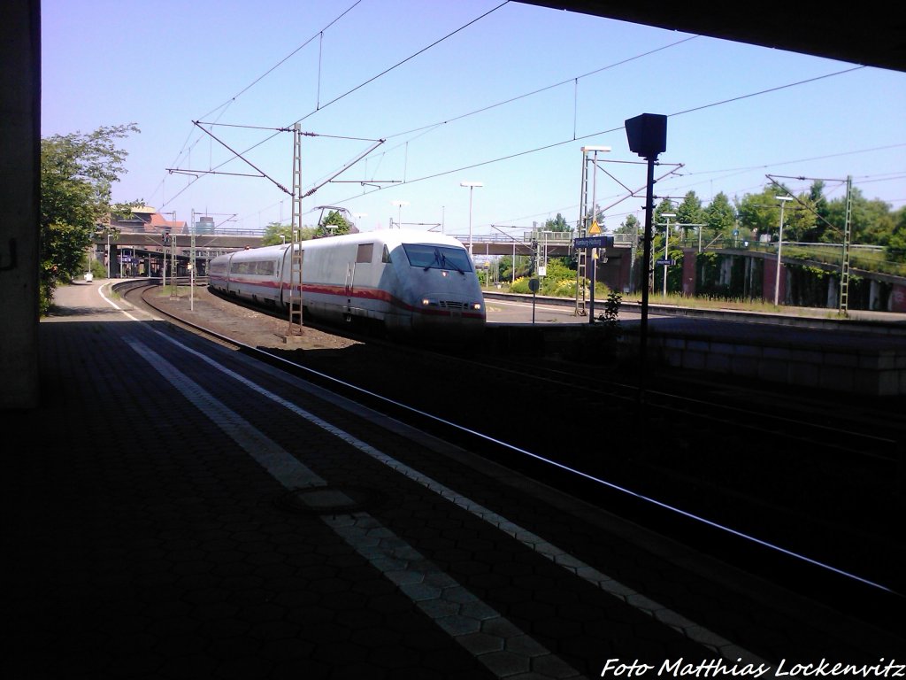 BR 401 bei der Ausfahrt aus Hamburg-Harburg am 8.6.13