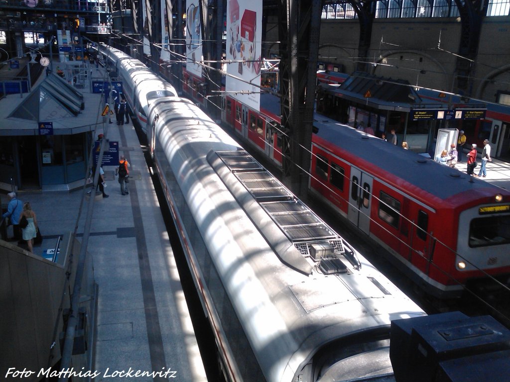 BR 605 und S-Bahn im Hamburger Hbf am 8.6.13